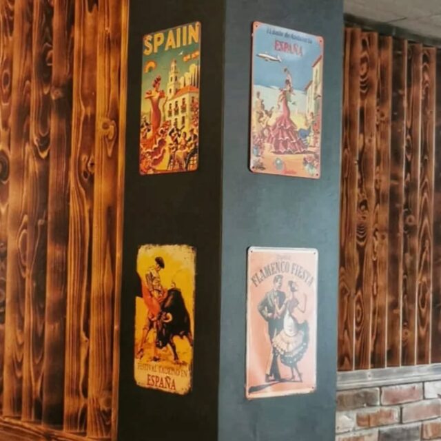 Treat yourself to a midweek "Taste of Spain" at La Casa Tapas & Wine.
We are open today from 4pm.

https://www.lacasatapas.ie/reservations/
Call or WhatsApp us on 087 440 5546 
Or just walk in. 😜

#atasteofspaininmayo #Mayo2025 #westofireland #claremorris #communitysupport #foodlovers #bestnewcomerinmayo #tapas #tapasrestaurant #TapasPlates #IrishRestaurantAwards